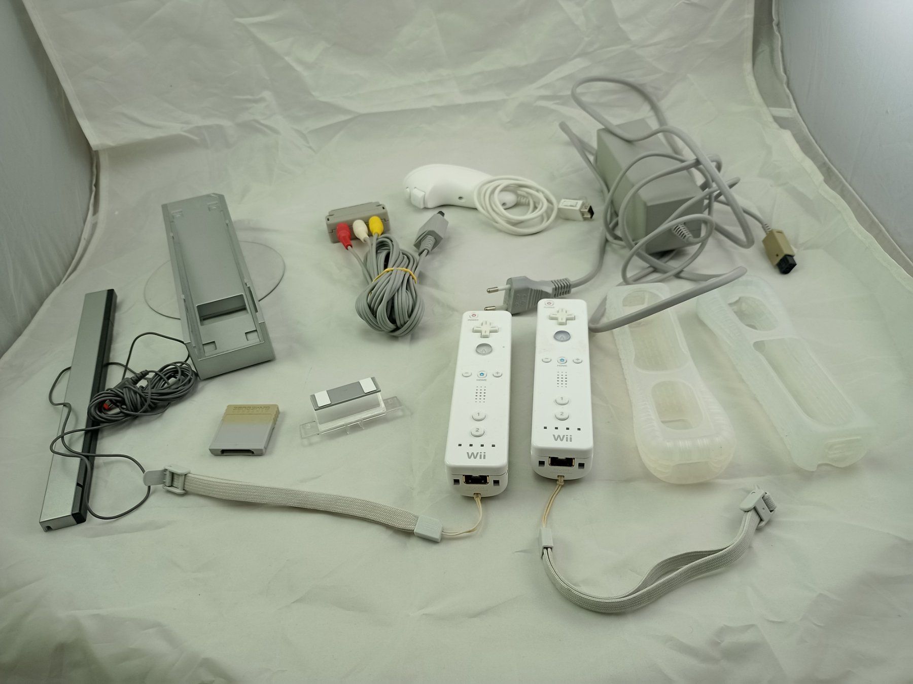 Nintendo Consoles: Nintendo Wii Konsole mit Spielen – D'occasion à Buchs AG par SellAndBuyX 3