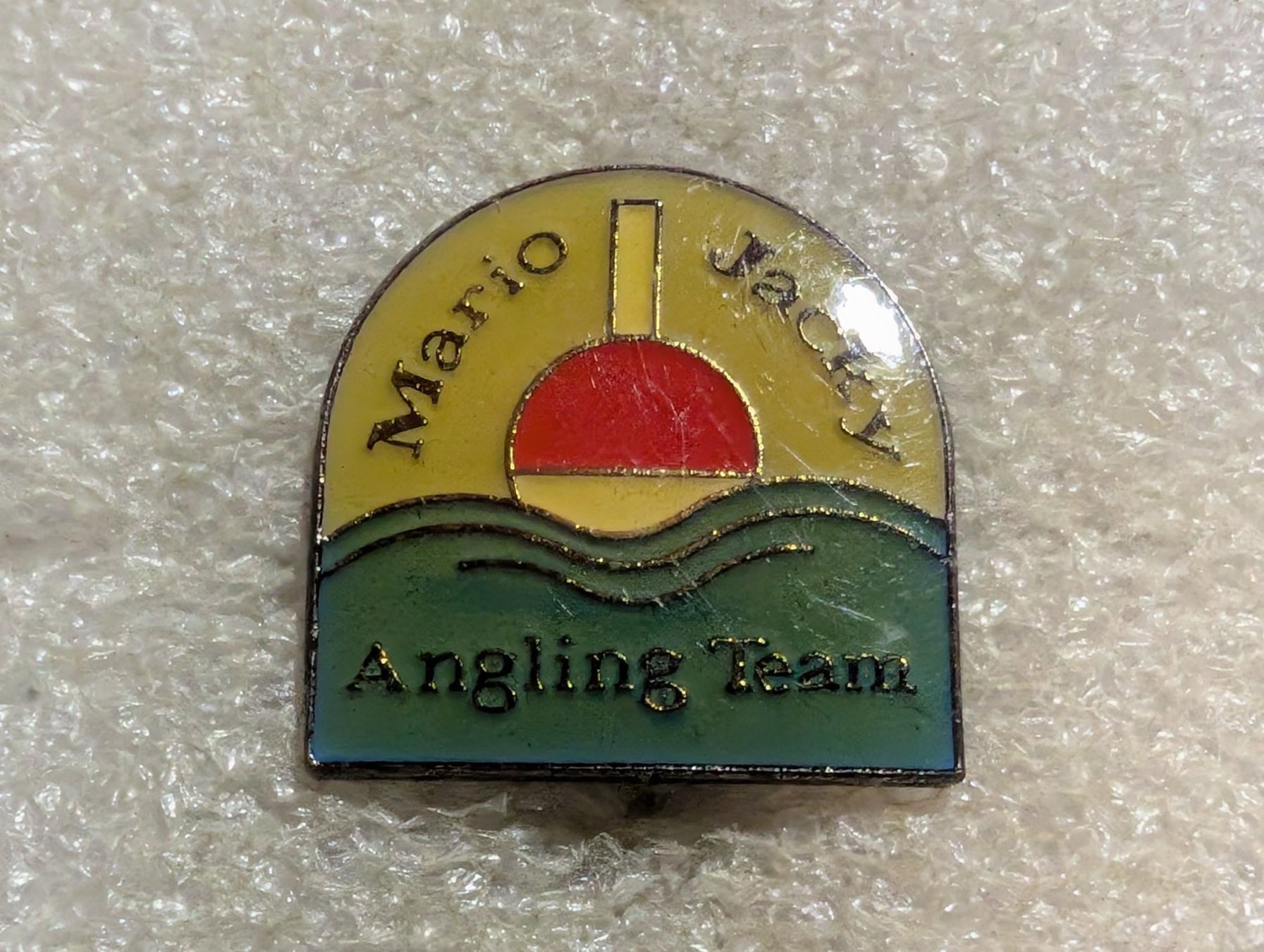 Plaketten & Abzeichen: Ansteckpin 146: Mario & Jacky Angling Team – Gebraucht aus Oppligen von Pin-Fall-Shop