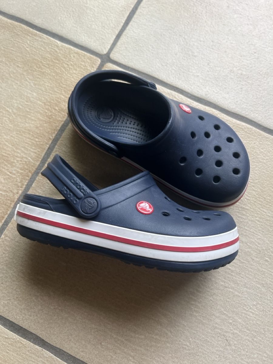 Crocs Scarpe per ragazzi: Crocs Clog K Navy Blue Size 33/34Good Condition – Nuovo (secondo la descrizione) da Bachenbülach venduto da Dana_Ondrasik 2