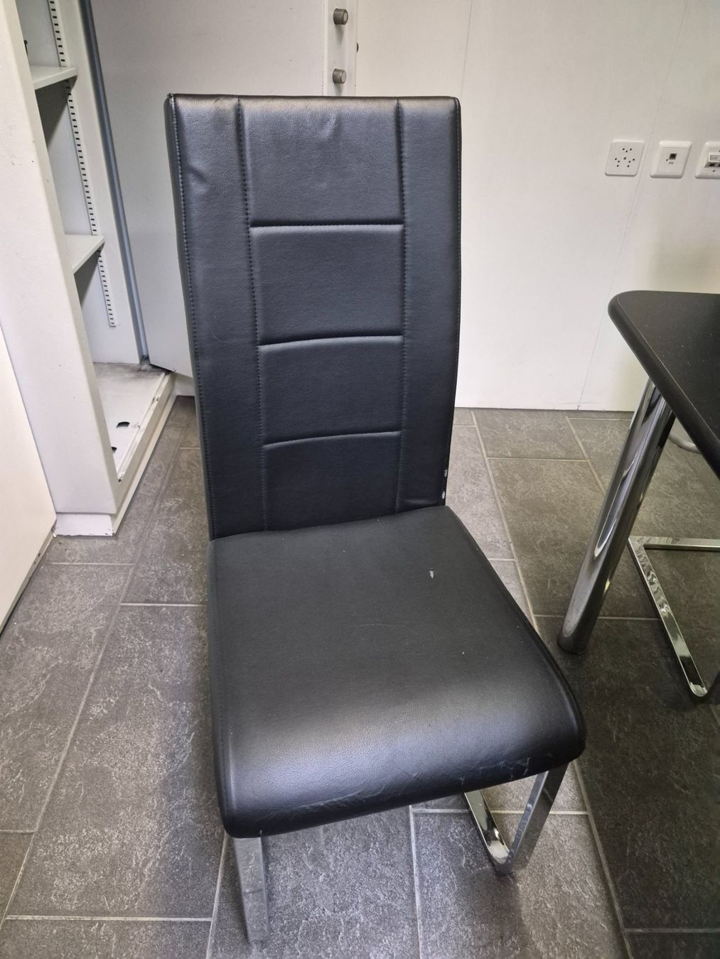Set di tavolo e panche: 906 Tisch mit 4 Stühle – Usato da Derendingen venduto da Meisterstuecke 5