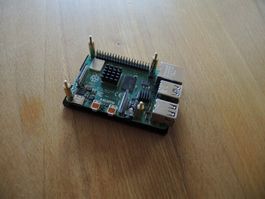 Raspberry Pi 4 Model B mit Gehäuse gebraucht guter Zustand