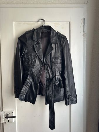 Schwarze Lederjacke, Größe M