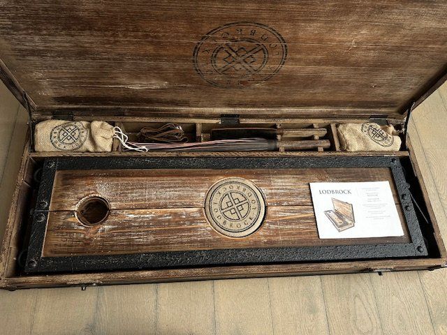 Altro per Eventi aziendali & Feste: BDSM Hand-Kopfpranger von Lodbrock – Nuovo e nell'imballaggio originale da Uster venduto da Tobe4
