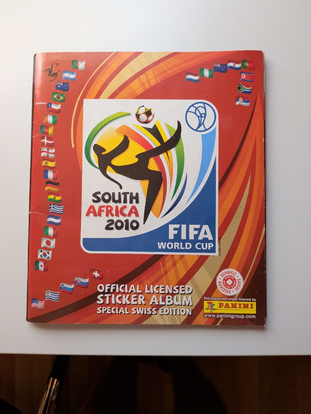 Panini Carte collezionabili: Paniniheft 2010 & 2012 mit Allen Stickern eingeklebt – Usato da Escholzmatt venduto da mic_9mn6