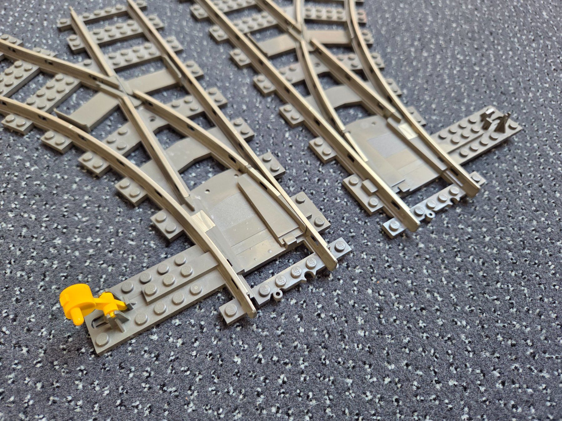 Lego Spielzeuge: Lego Eisenbahn Weichen 2 Stück grau – Gebraucht aus Ennetmoos von Gamer2 1