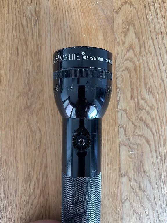 Lampes: MAG-LITE Taschenlampe – D'occasion à Glattpark(Opfikon) par N.Naumkin 2