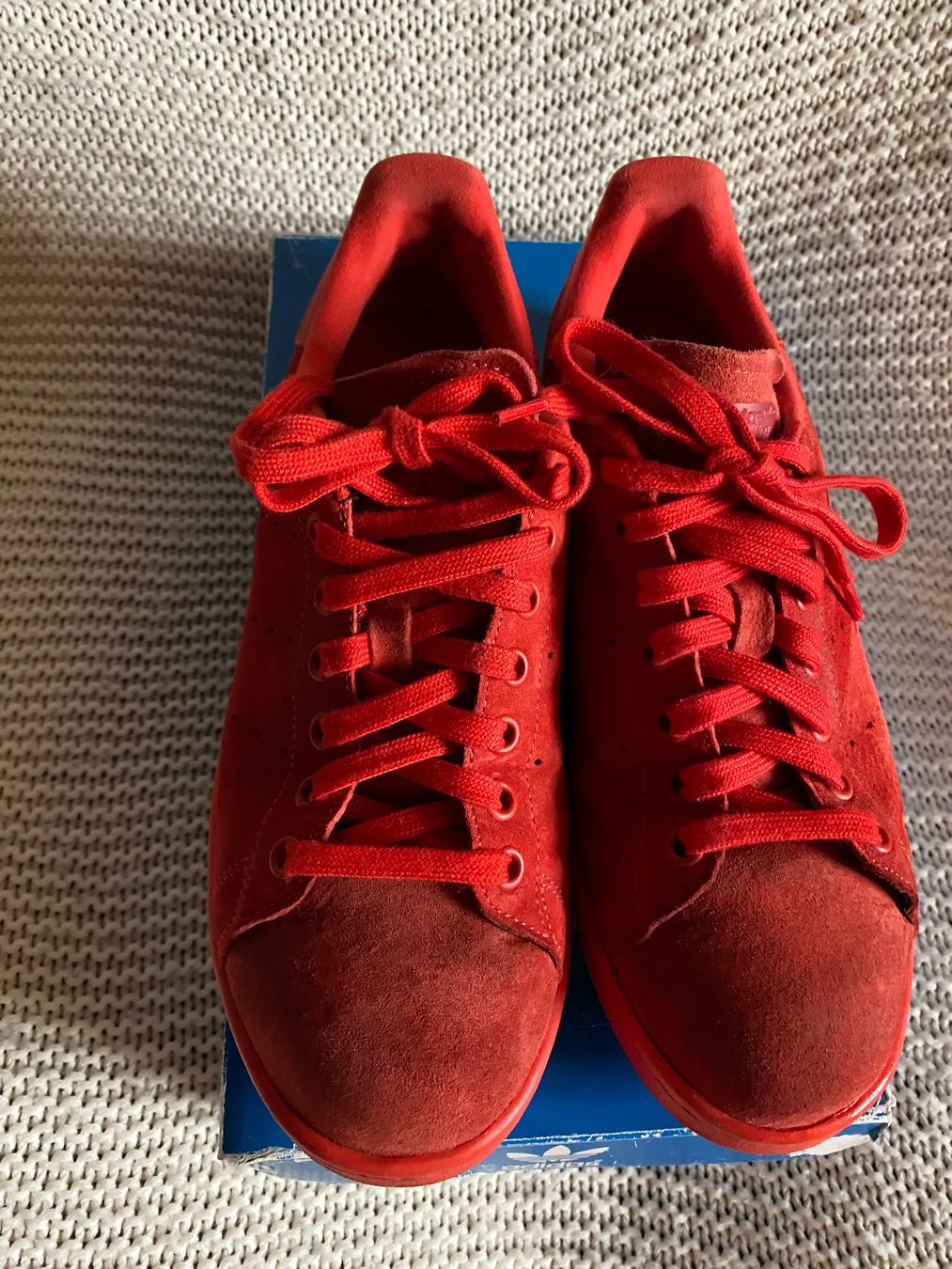 Adidas Scarpe da uomo: Adidas Stan Smith cuir rouge 41 – Usato da Geneve venduto da Monthoux13 2