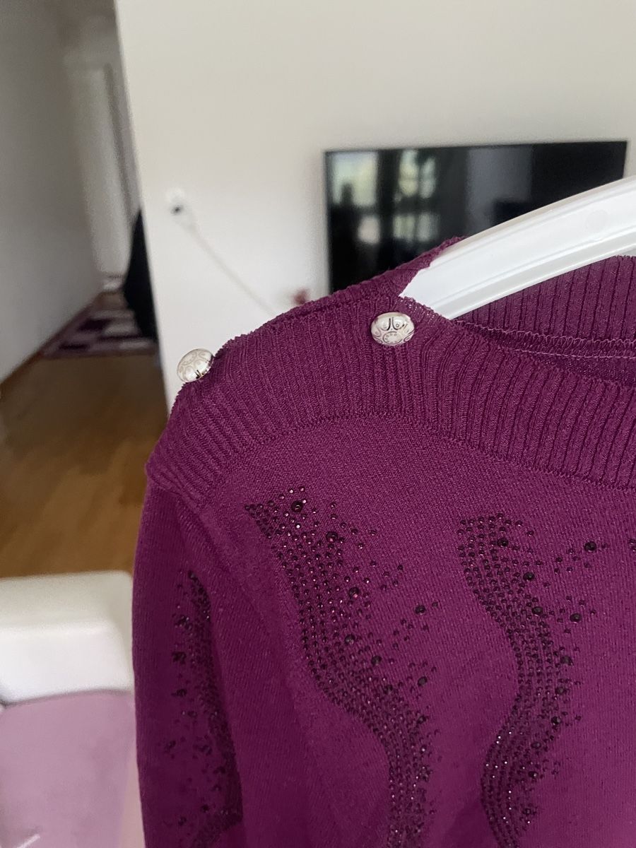 Maglioni & Felpe: Pullover Aylin lila mit Strasssteinen Grösse S neu – Usato da Stettlen venduto da Ts_6125 2
