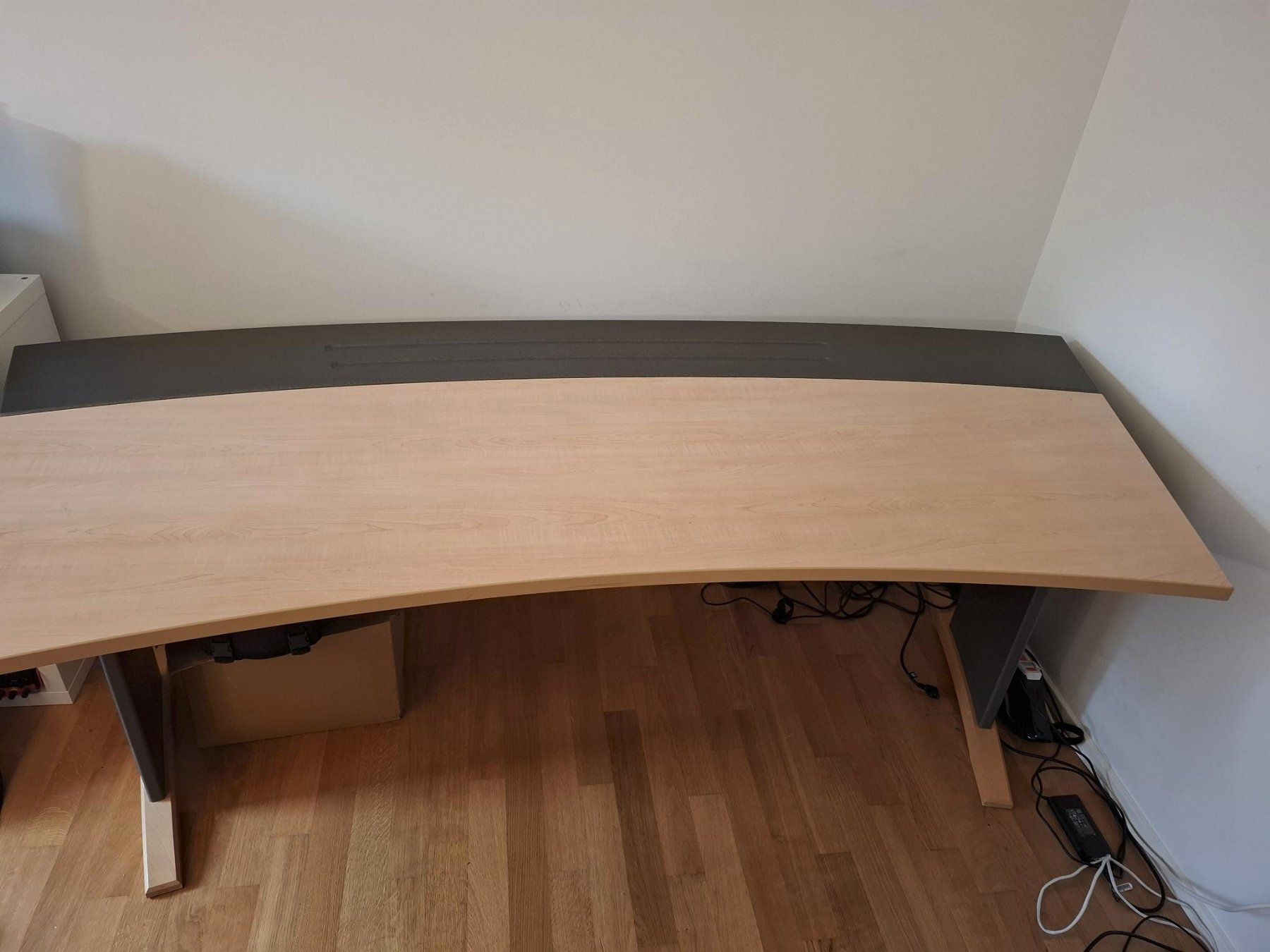 Schreibtische: Demontierter Schreibtisch mit optionalem Rollcontainer – Gebraucht aus Turgi von lor_m5pb
