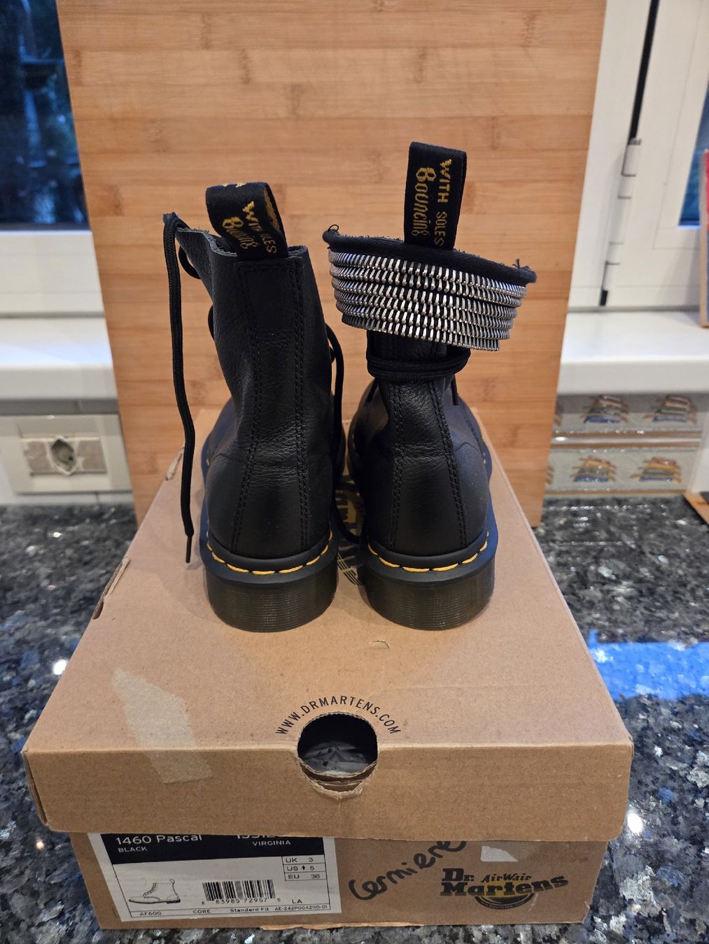 Dr. Martens Damenschuhe: Dr. Martens 1460 Pascal custom numero 36 – Neu und originalverpackt aus Maroggia von MarDoni 1