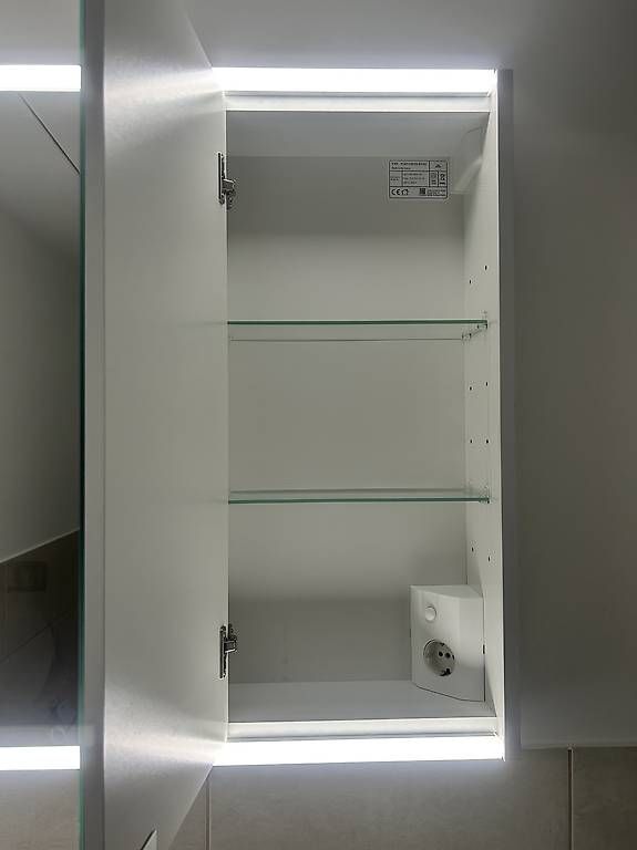 Armadietti a specchio: Spiegelschrank 3-türig, 100cm – Usato da Zufikon venduto da Gertrud041 3
