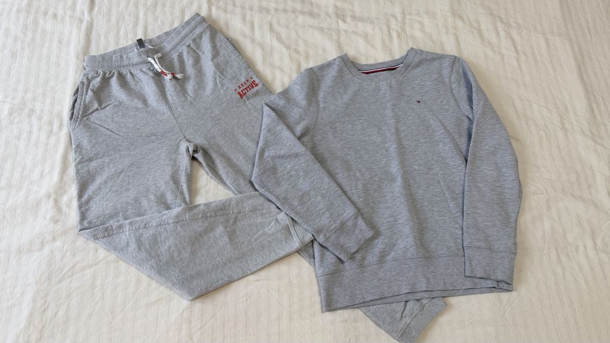 Tommy Hilfiger Lotti & Set di vestiti: Tommy Hilfiger Set (Pullover + Hose) Gr. 140/152 – Nuovo (secondo la descrizione) da Bonstetten venduto da AngelaF23 1