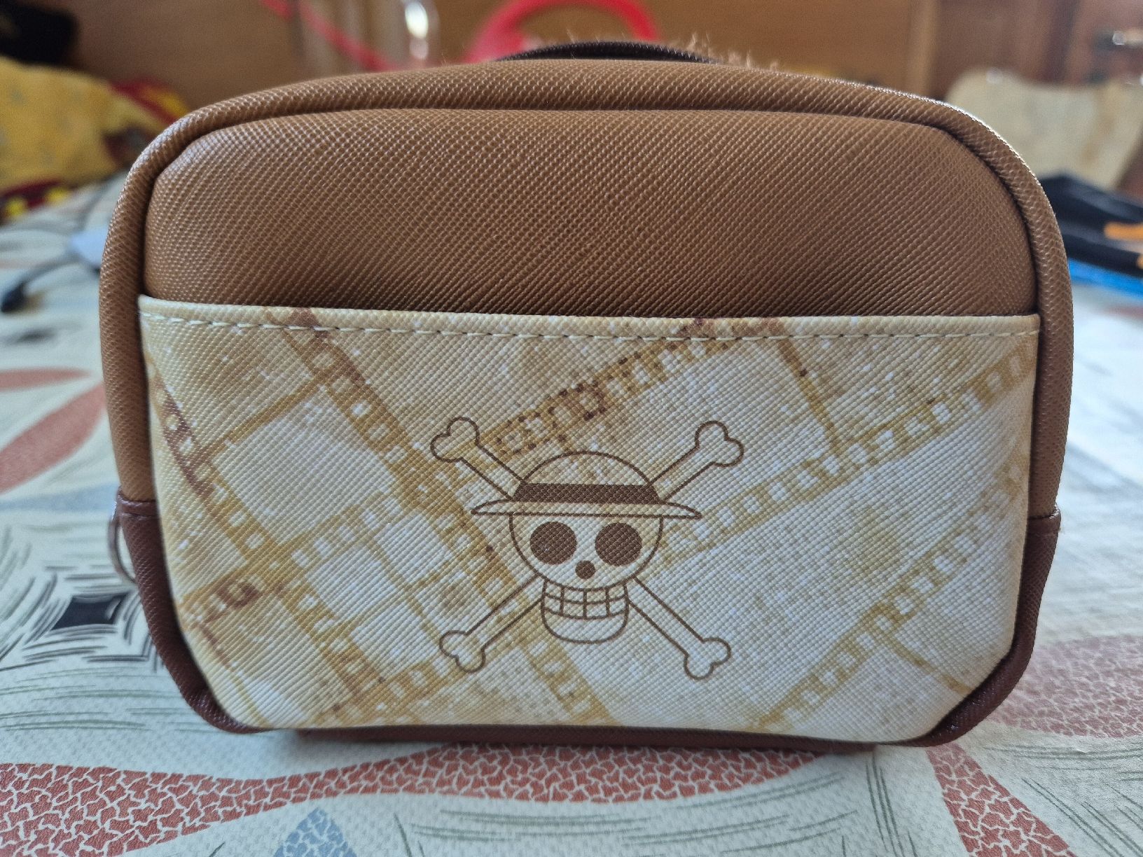 Kosmetikkoffer: One Piece nessesair braun – Neu (gemäss Beschreibung) aus Winkel von comeyerli 2