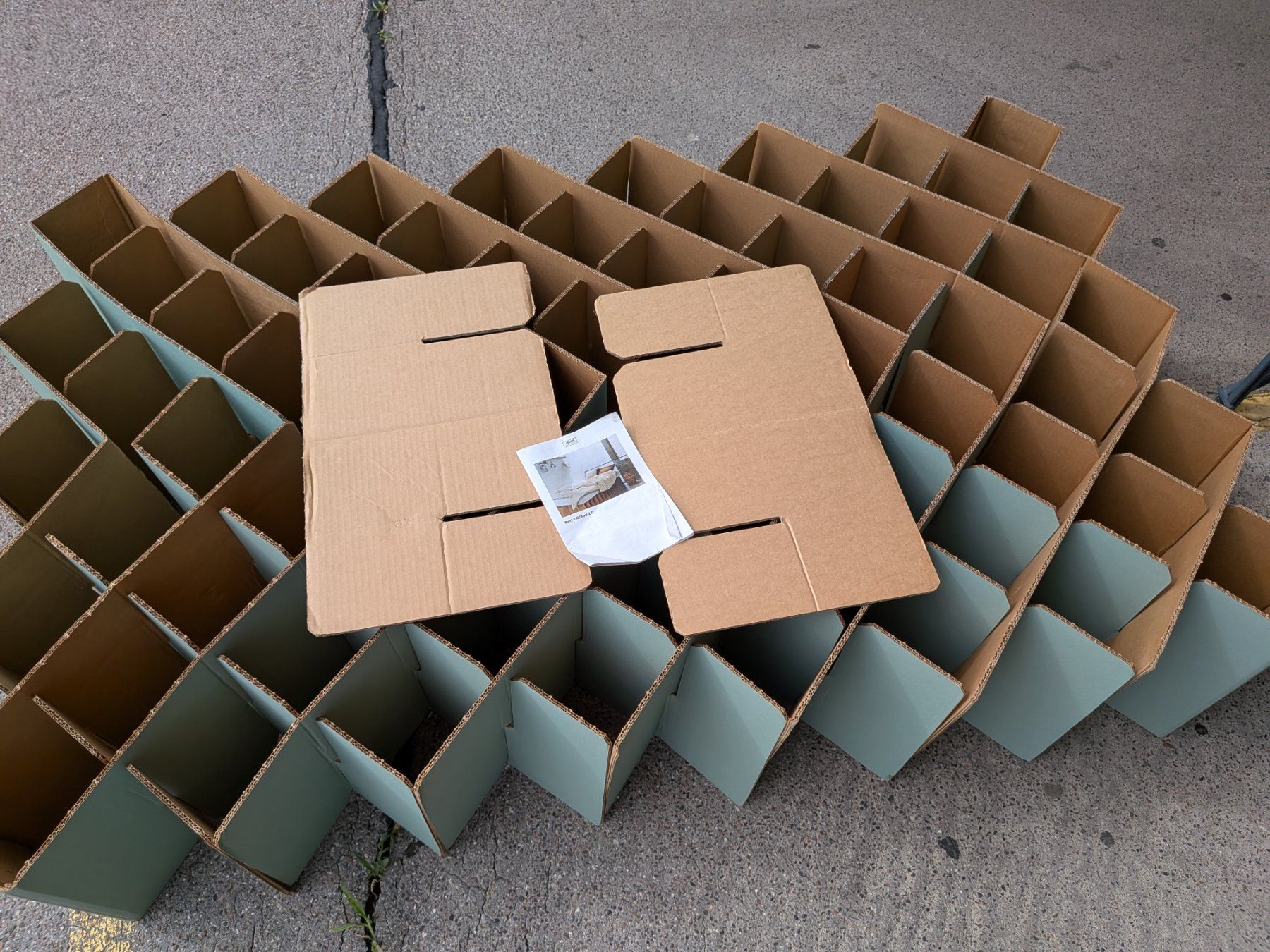 Letti: Karton Bett Riab. roominabox – Usato da Emmen venduto da magelan 5