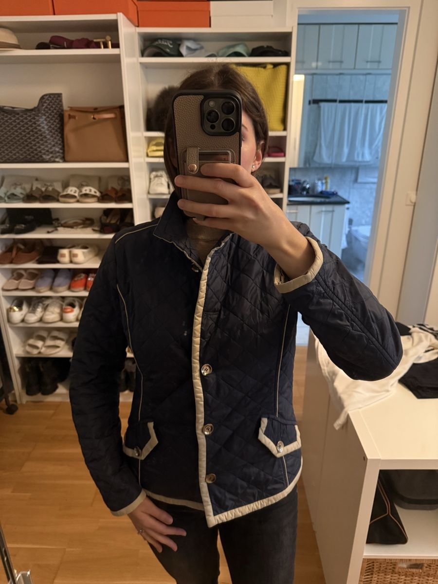 Max Mara Jacken: Weekend Max Mara Quilted Navy Jacket Size S - Spring/Summer – Gebraucht aus Küsnacht ZH von Helenassecondhand 2