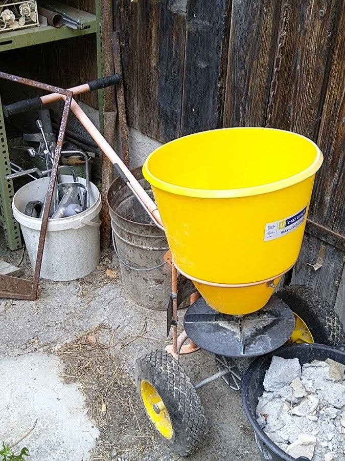 Altro in Utensili da giardino: Streuwagen 20l guter Zustand – Usato da Ermenswil venduto da Hitz1