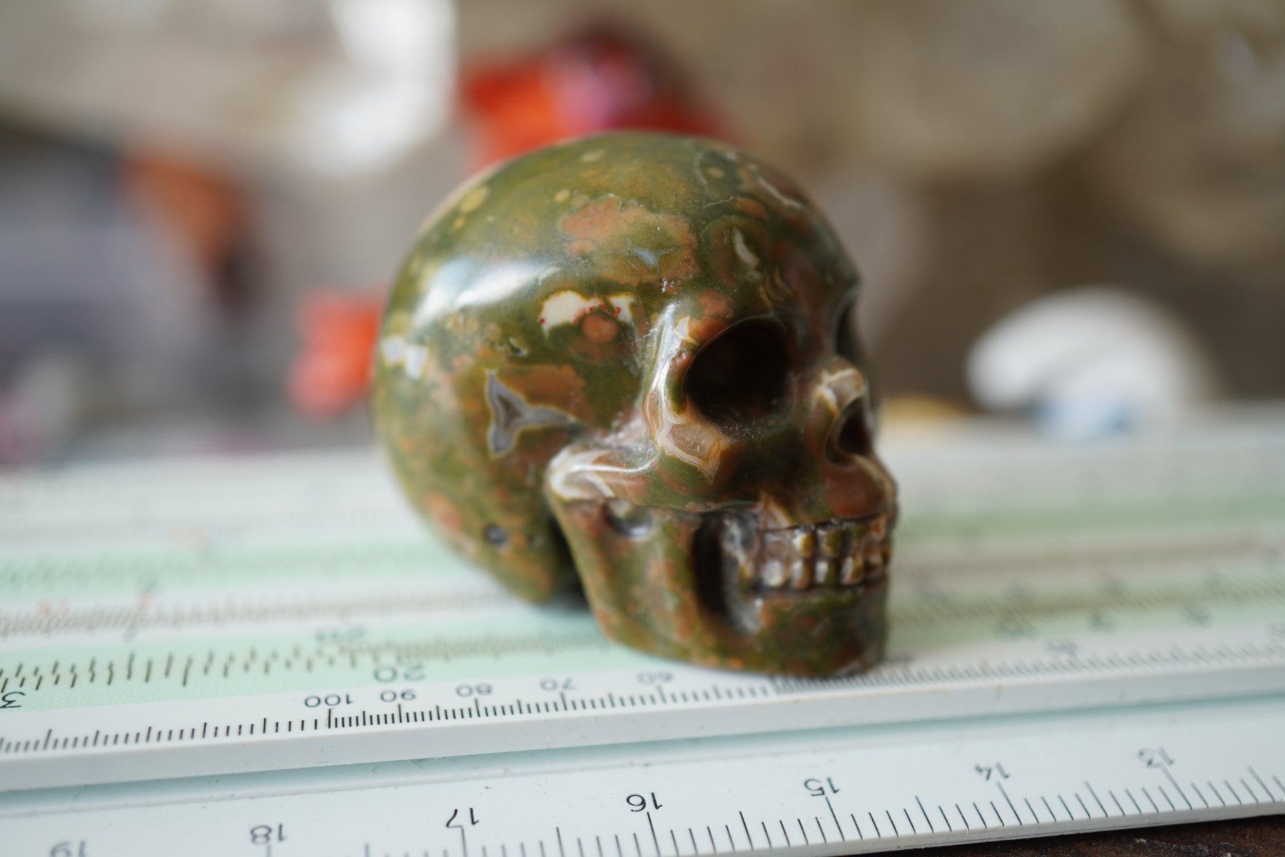 Minerali & Pietre curative: Urwald Rhyolith Skull  Detailliert     "Topstone" – Nuovo e nell'imballaggio originale da Eschenbach SG venduto da topstone 1