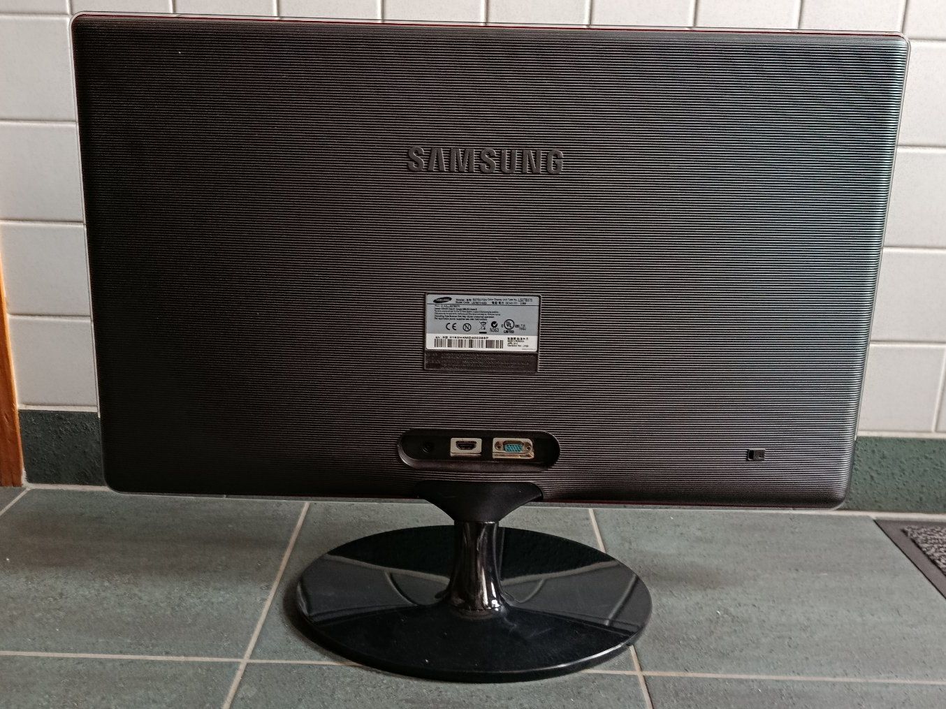 Samsung Monitor: 27" Samsung SyncMaster S27B370 – Usato da Muhen venduto da phoenix1 1