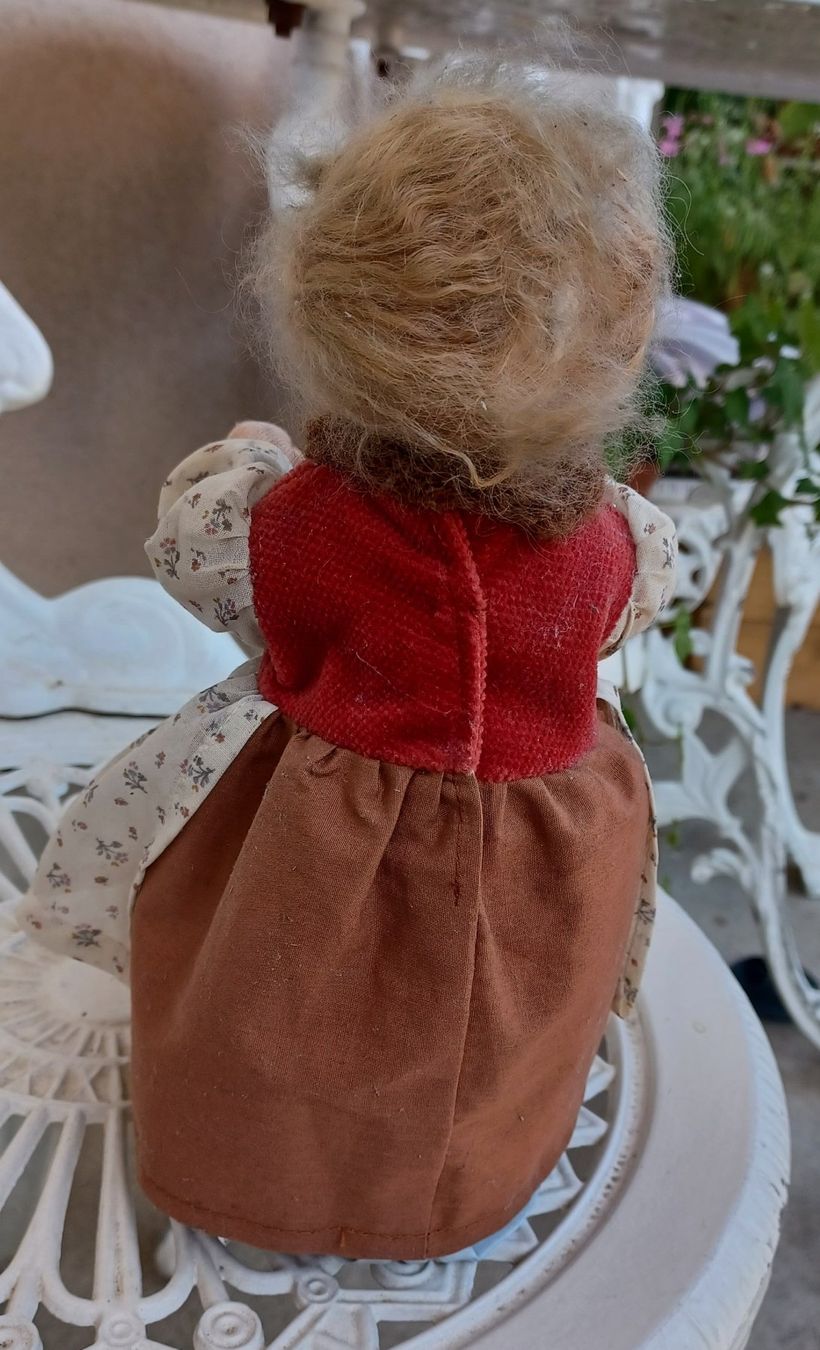 Bambole: Künstlerpuppe in Bauernlook – Usato da Hirschthal venduto da Ruwallkimoos199 3
