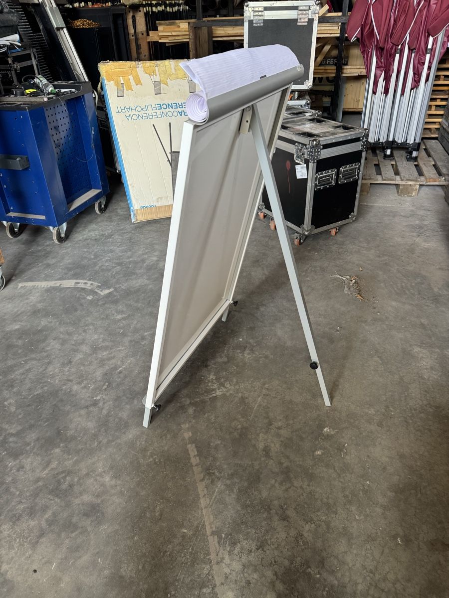Lavagne: Flipchart Ständer weiss Metall guter Zustand – Usato da Kerzers venduto da Bormar 1