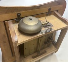 Schweizer Wanduhr St-Aubin-ohne Pendul und Gewichte