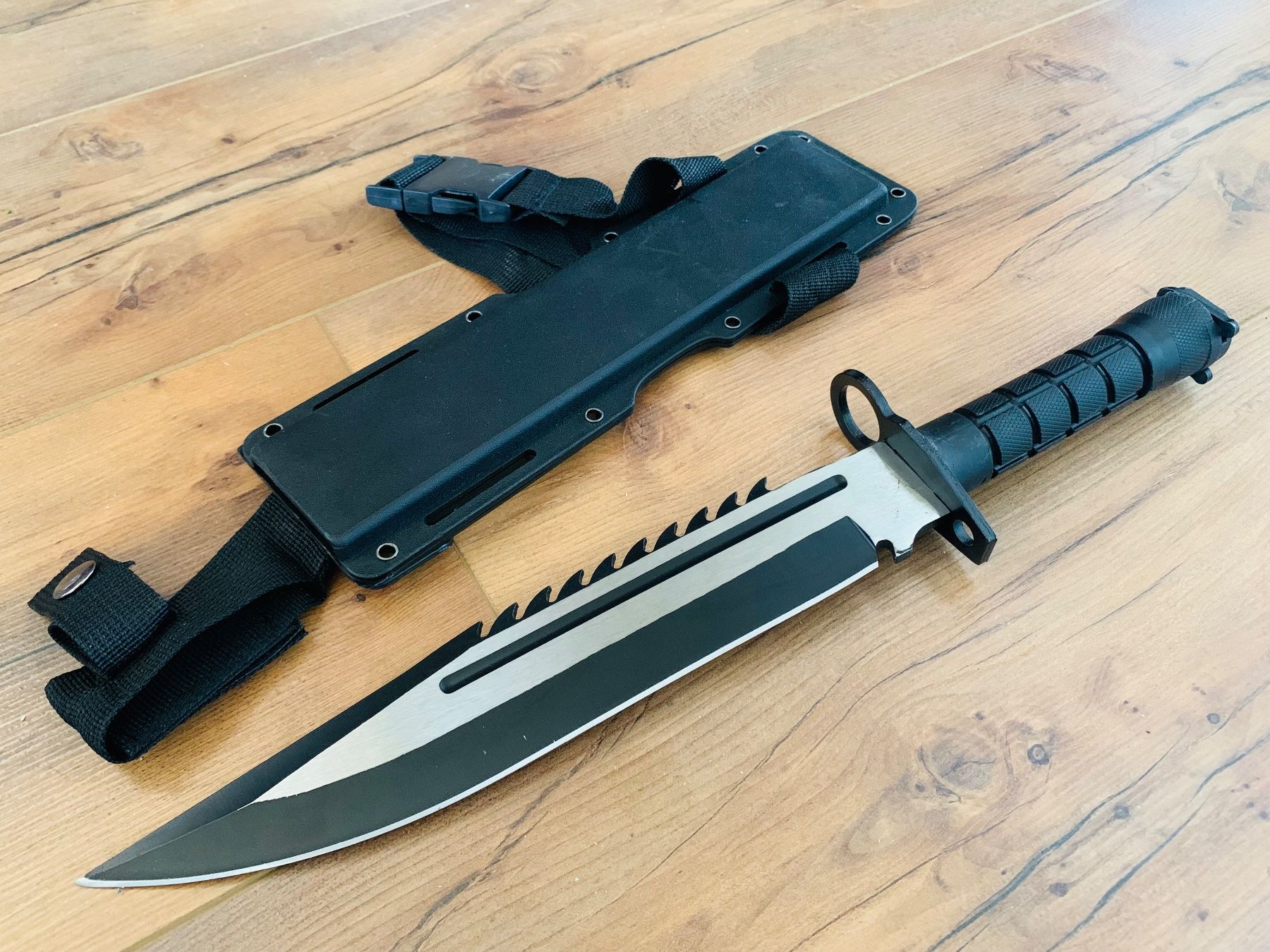 Accessori: Tactical Messer Appuntato 43cm NEU – Nuovo e nell'imballaggio originale da Bergdietikon venduto da shopAgent
