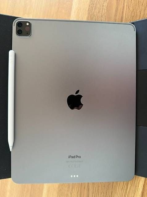 Apple Tablettes PC: iPad Pro 12.9"  + Magic Keyboard + Apple Pencil – D'occasion à therwil par Hejan 3