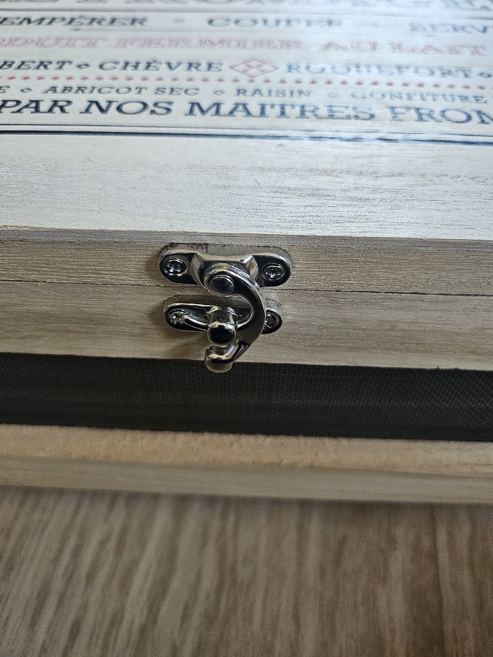 Autres décorations & accessoires: Boîte à fromage élégante. – D'occasion à La Joux FR par car_ck96 6