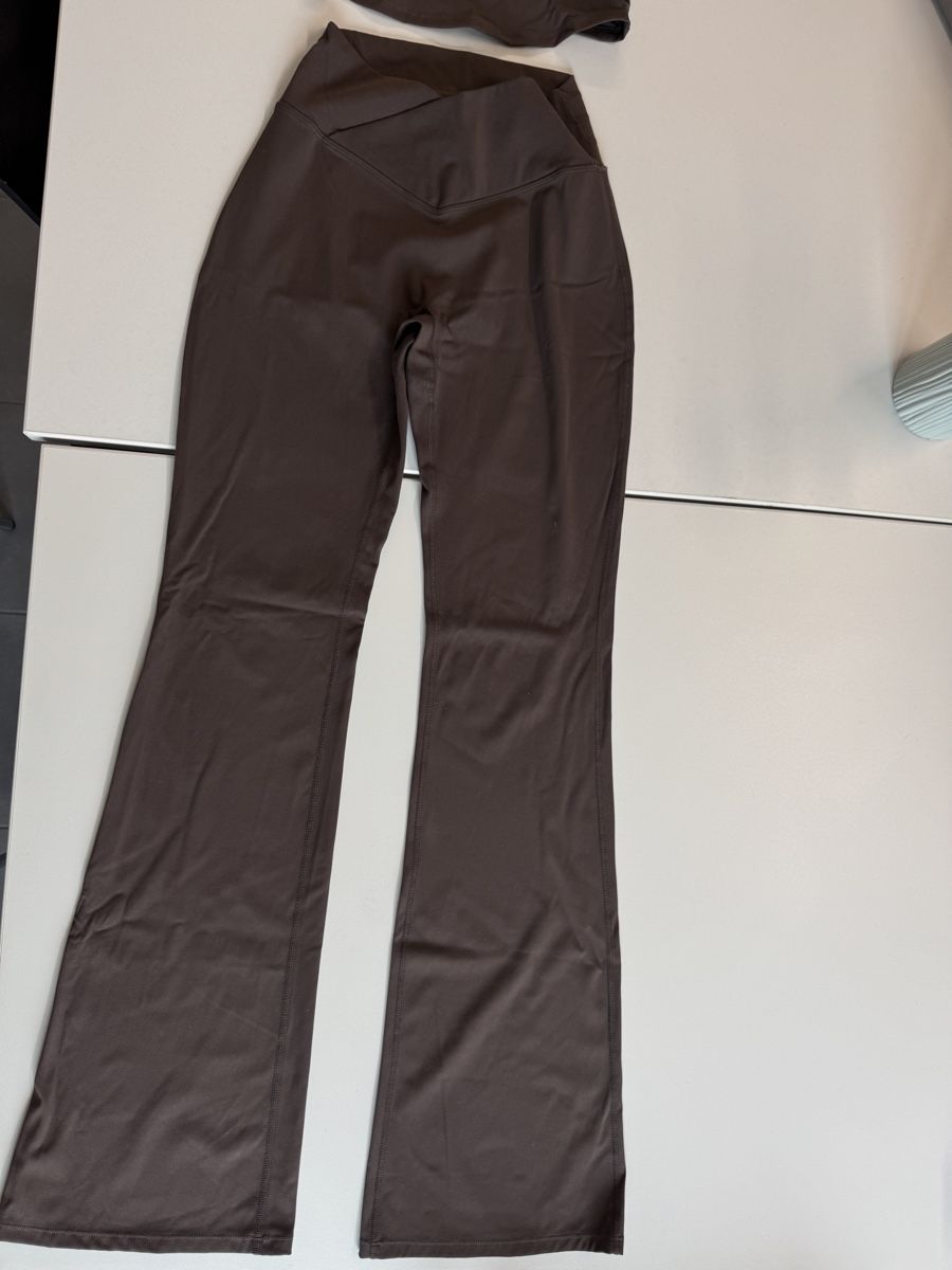 Lotti di vestiti: Brown sports set – Usato da Genève venduto da che_v9mq 1