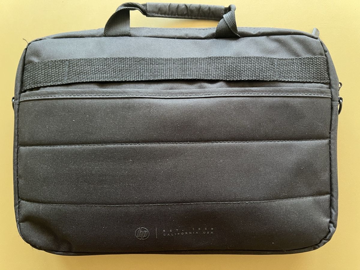 Taschen: HP Notebooktasche mit Ladekabel  – Neu (gemäss Beschreibung) aus Erlenbach ZH von d.sigrist101