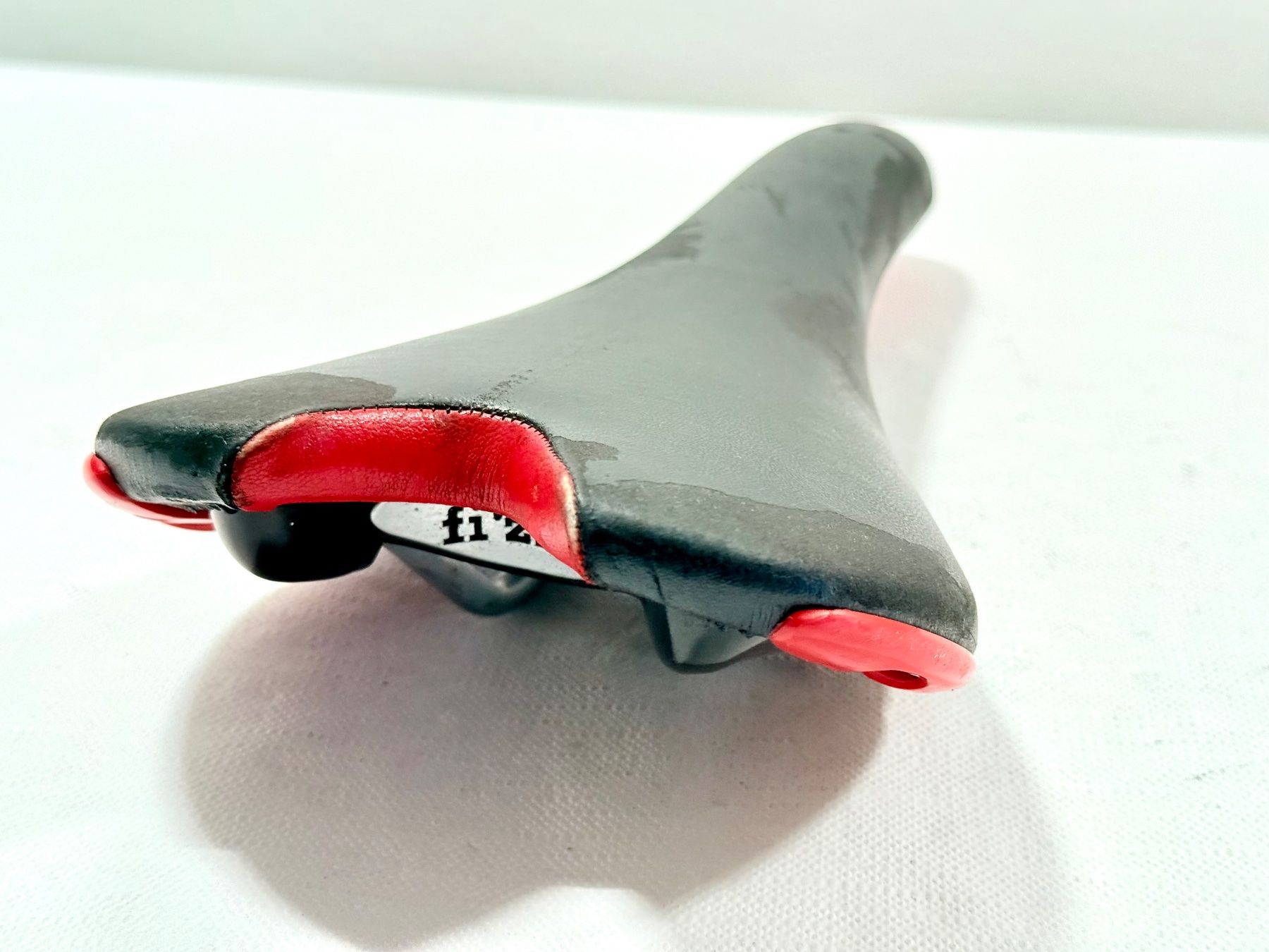 Fizik Ersatzteile: Fizik Sattel saddle 264 Gramm / 2607 – Gebraucht aus Luzern von bikeandbeltcom 3