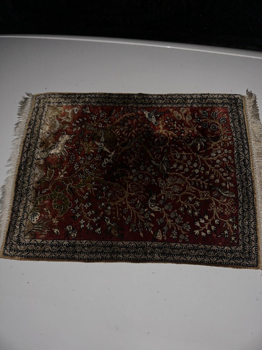 Teppiche: Handgemachter Qum-Seide Teppich – Gebraucht aus Tann von Swiss-Treasures 1