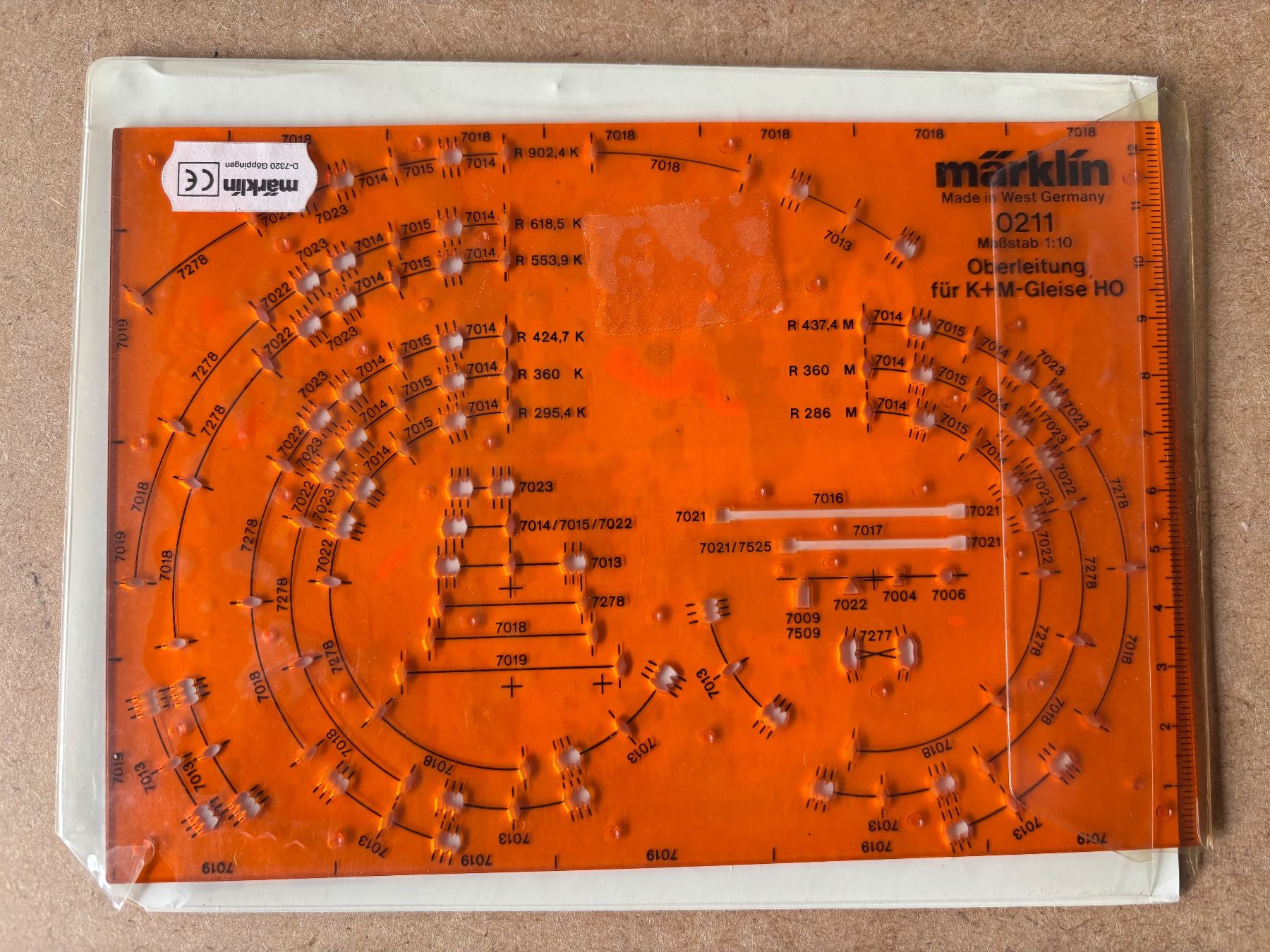 Märklin Modellini di ferrovie: Marklin 0211 Oberleitungszeichen-Schablone K-M – Nuovo e nell'imballaggio originale da Hauterive NE venduto da eriamch