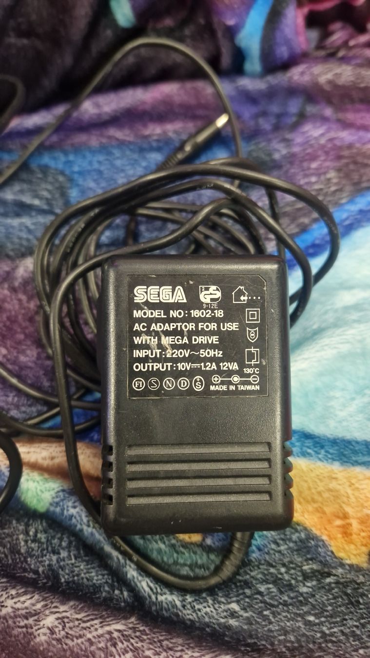 Sega Console: Console Sega Megadrive RGB avec Sonic – Usato da Villars-sur-Glâne venduto da MrLobTec 2