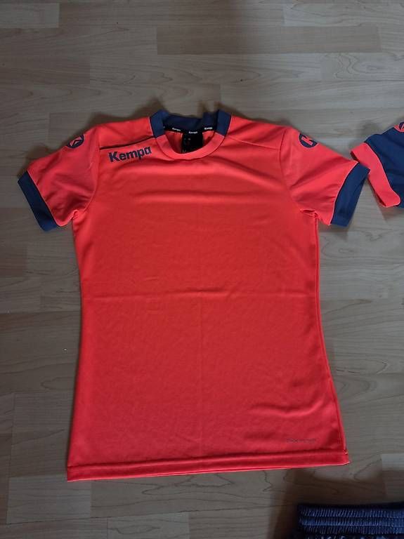 Completi: Trainingsanzug Handball Gr S – Usato da Jona venduto da pau_g7rc 2