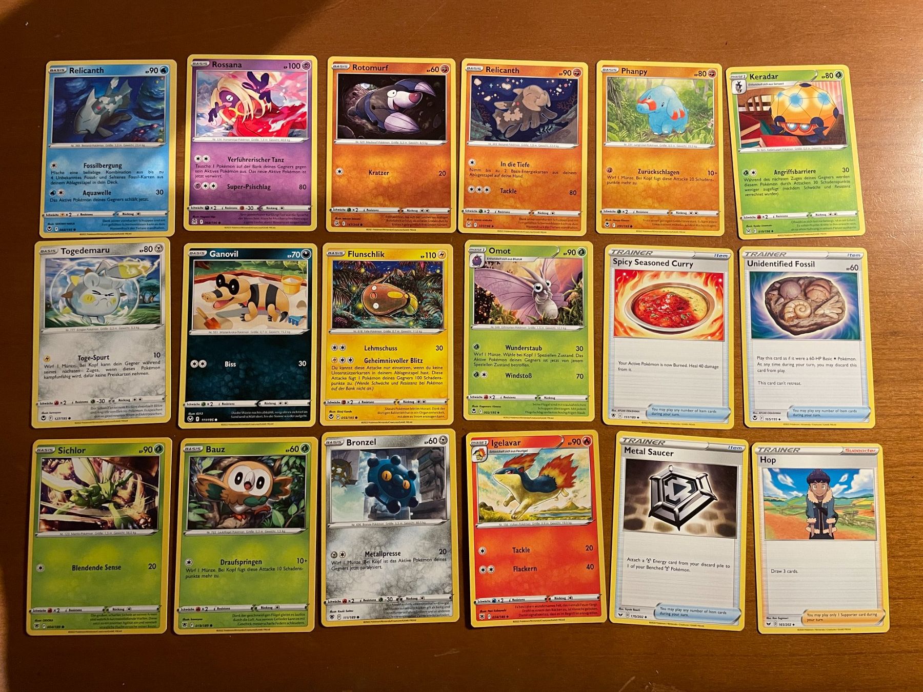 Pokémon Carte collezionabili: Pokemon Karten Set (Versand gratis) – Nuovo (secondo la descrizione) da Chur venduto da Angerson