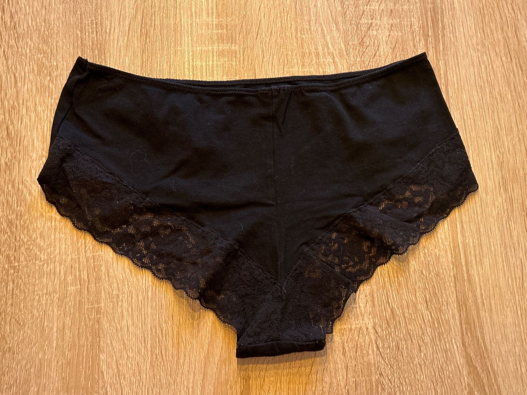 Altra biancheria intima: 3 Slip mit Spitzen schwarz – Usato da Brunnen venduto da Nala2929 2