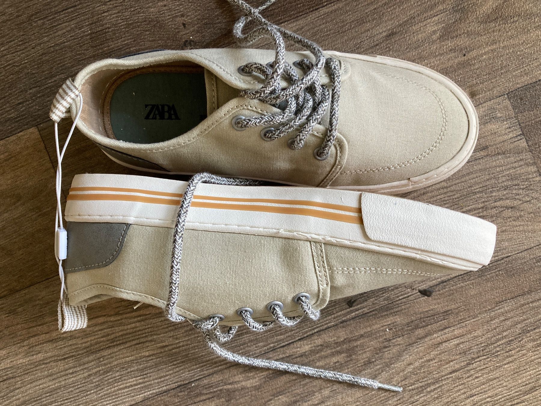Zara Scarpe per ragazzi: Sneaker Grösse 35 Jungs neu – Nuovo (secondo la descrizione) da Adelboden venduto da SimbaCarfield