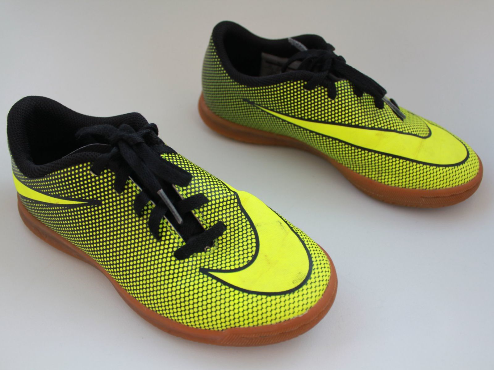 Nike Scarpe per ragazzi: Chaussures de football Nike t. 32 – Usato da Peseux venduto da Gilloss 2