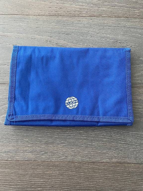 Trousses de maquillage: Reise-Necessaire/-Mappe Kuoni blau – D'occasion à Hünenberg par Betsch1