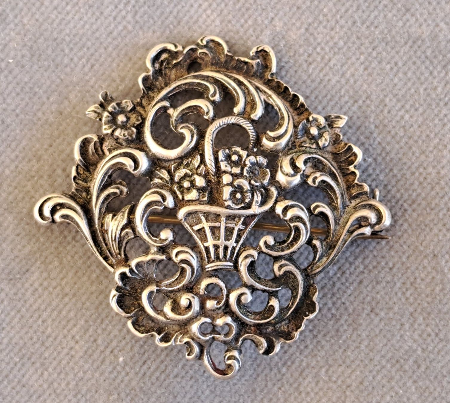 Broches & Aiguilles: Antike Brosche 800 Silber um 1940 – D'occasion à Muri AG par Lineli2020