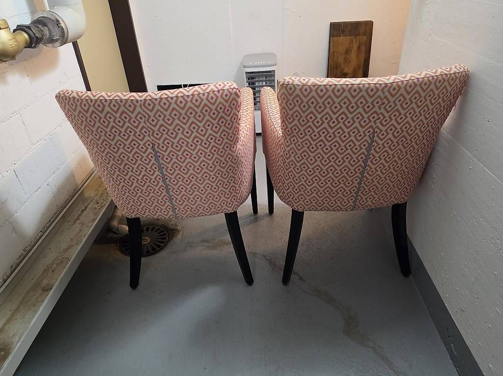 Chaises: 2 Stühle abzugeben – D'occasion à Stansstad par Shanaraa 3