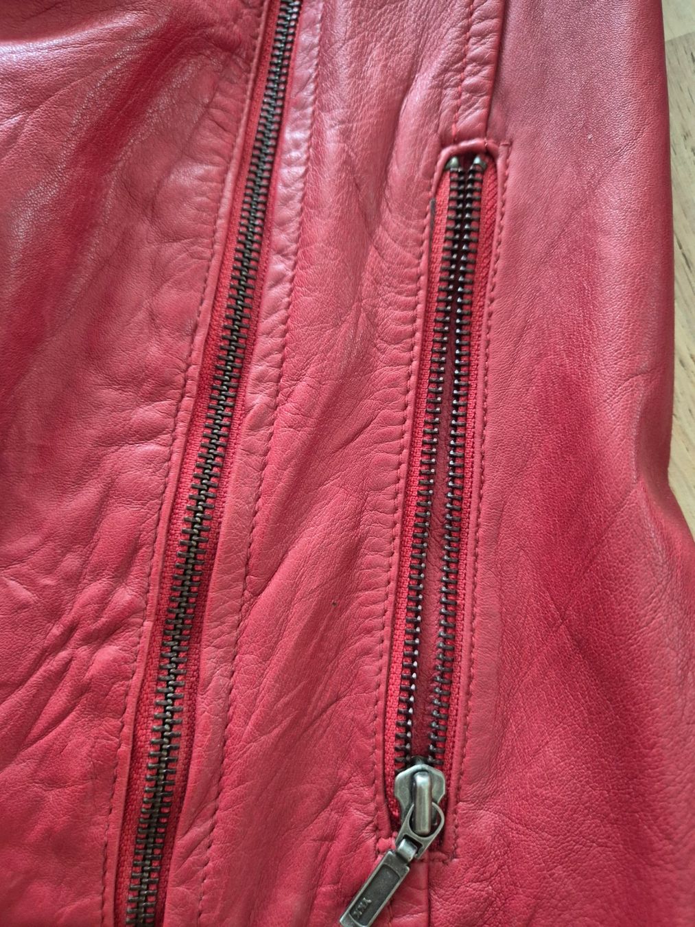 Jacken: Echte Lederjacke in Rot, Grösse 40 – Neu (gemäss Beschreibung) aus Schaffhausen von Madison74 2