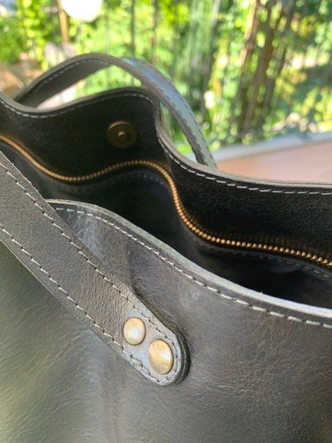 Borse da donna: Ledertasche - Handgefertigt - LilaLila – Nuovo (secondo la descrizione) da Kirchberg BE venduto da Rege 5