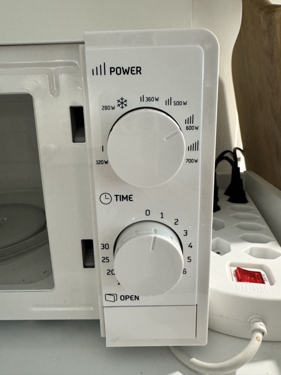 Appareils de cuisine: Mikrowelle  – D'occasion à Zollikon par Marsat25 2