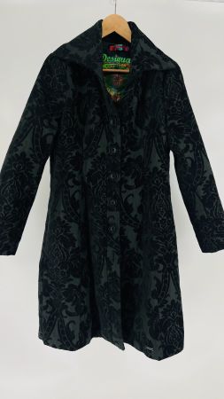 Desigual Mantel, Grösse 42, Schwarz, Samt, Top Zustand!