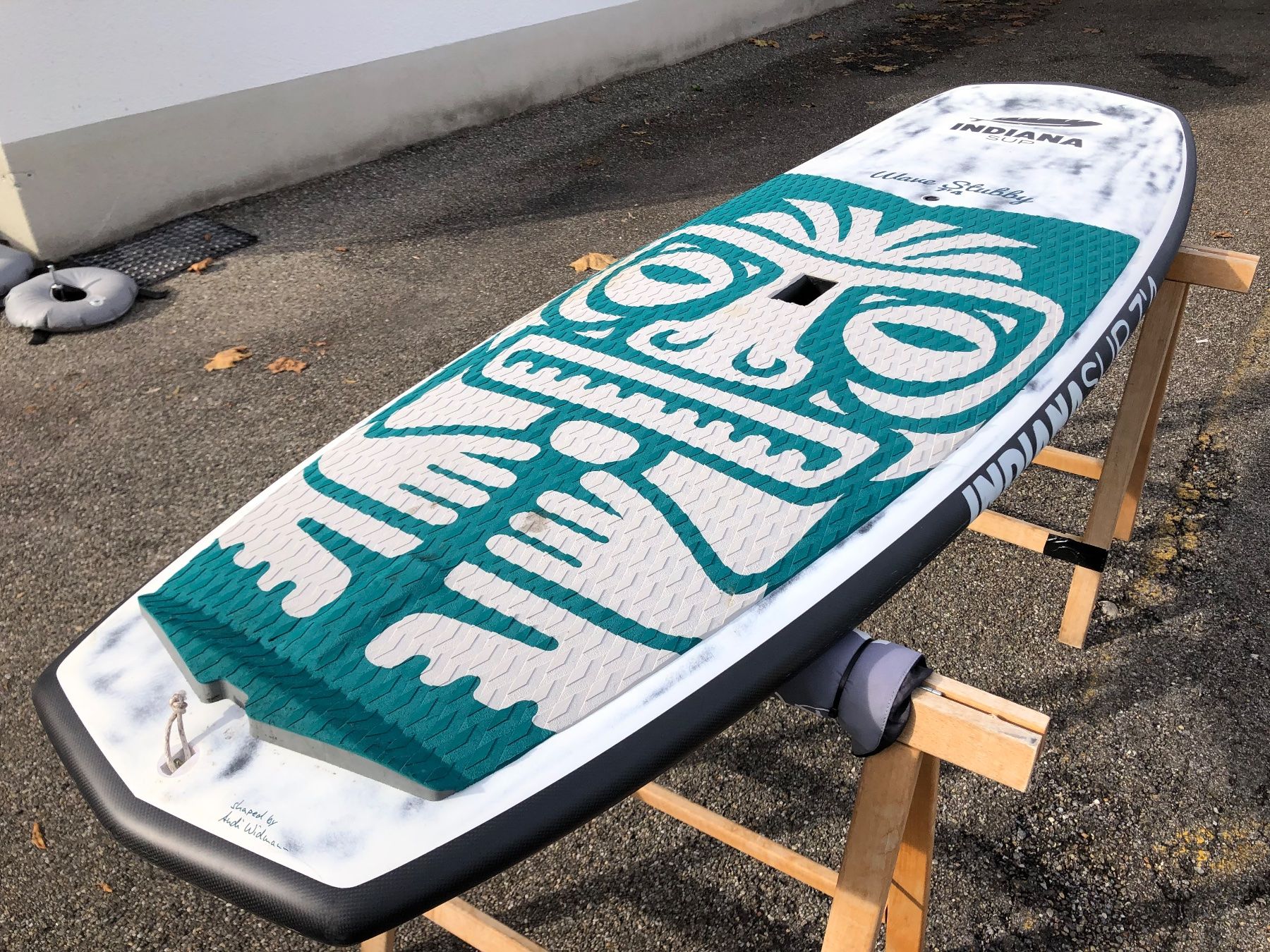 Sonstige Tabakwaren: Indiana 7'4 Stubby Wave Carbon – Gebraucht aus Oberrieden von WhiteWaveAG
