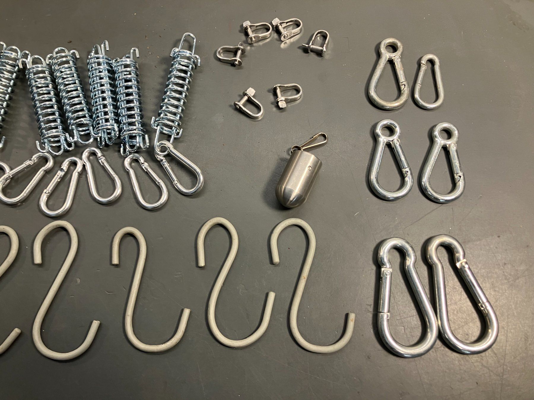 Attrezzatura da arrampicata: Posten div. Metall Karabiner, Hacken usw. ab 1.- – Usato da Lichtensteig venduto da Buy24International 1