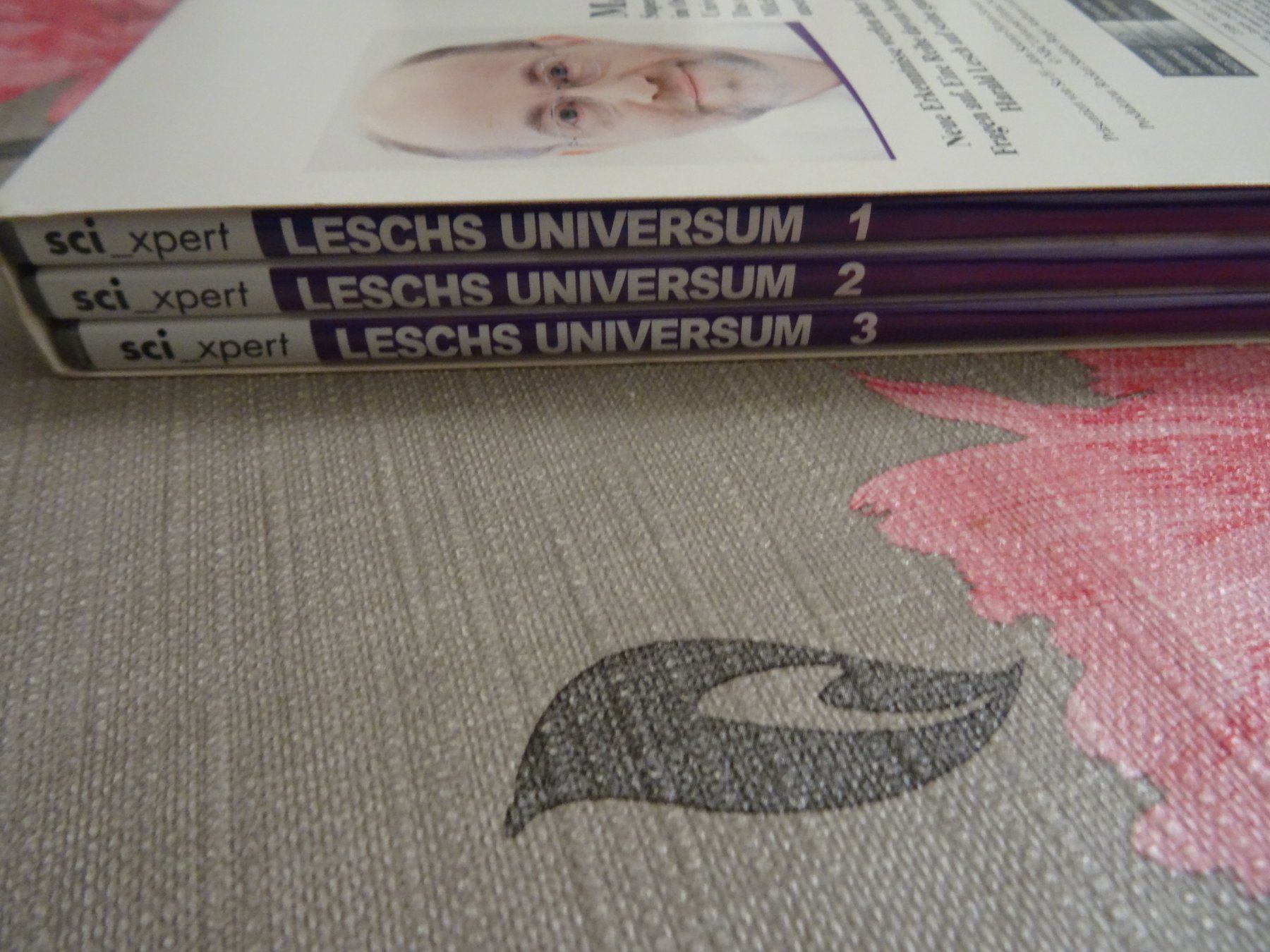 Tutti i DVDs: Leschs Universum 1-3 DVD BOX Prof. Harald Lesch – Usato da Olten venduto da Disc-Verkauf 2
