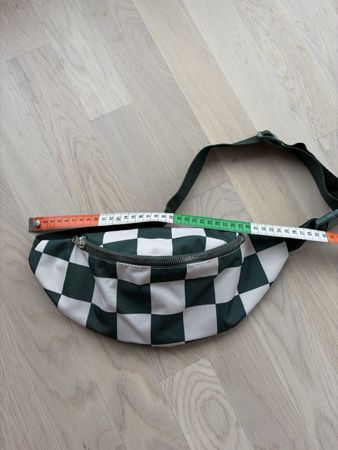 Bauchtasche mit Schachbrettmuster